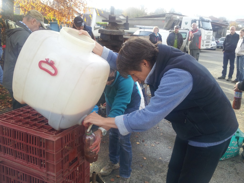 2015-11-14_Mise en bouteilles du jus_site