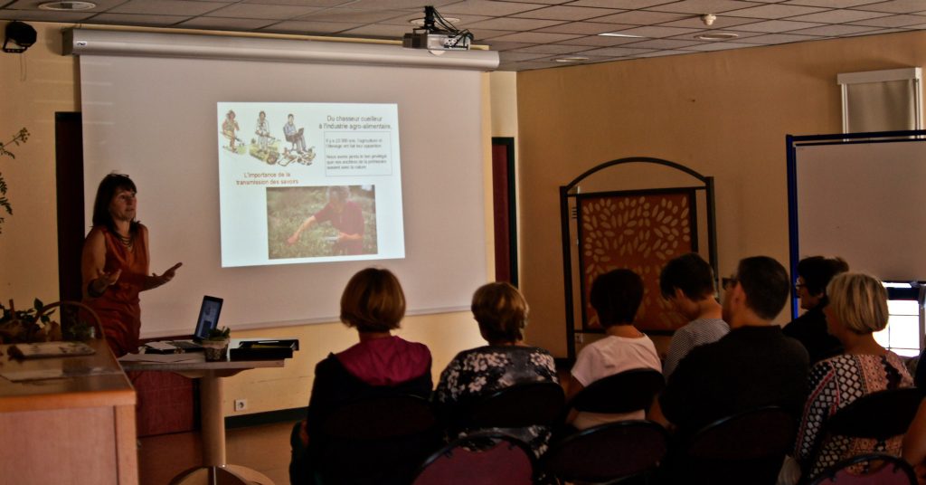 Conférence "Cuisiner les plantes sauvages" par Noëlle Chauveau de Herb'Amies